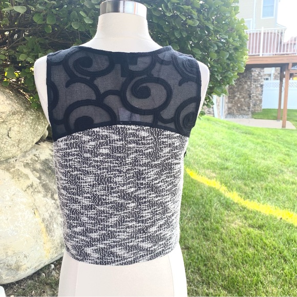 Jessica Simpson Isabeli Sleeveless Top - Picture 12 of 16